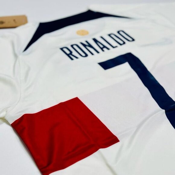 Nike Portugal 2022 Qatar World Cup Cristiano Ronaldo #7 Away Jersey - Picture 5 of 10